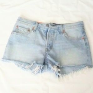 BNWT Levi 501 waist 27 shorts